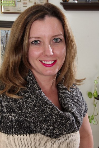 Amateur Brunette In Boots Teases At Home 3