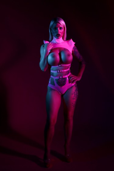 Calea Toxic In Nude And Shiny Diaries 8