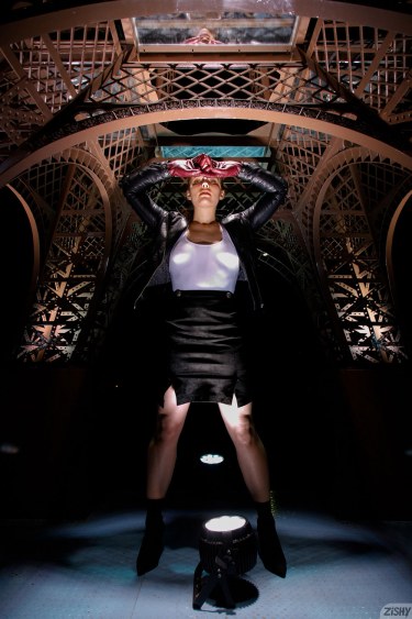 Chaney Gunn Is Big In France 4