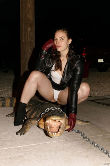 Chaney Gunn Is Big In France 6