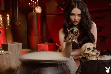 Hot Brunette Witch Catjira 2
