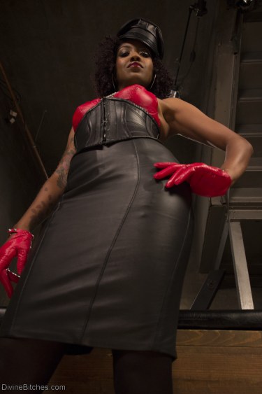 Hot Leather Mistress Lotus Lain 2