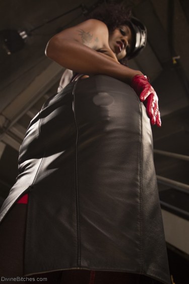 Hot Leather Mistress Lotus Lain 7