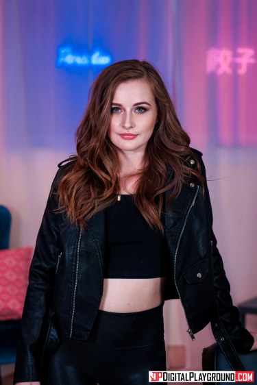 Hot Redhead Babe Danni Rivers Solo 1