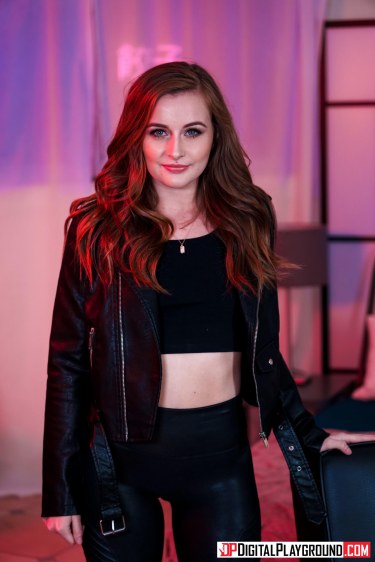 Hot Redhead Babe Danni Rivers Solo 2