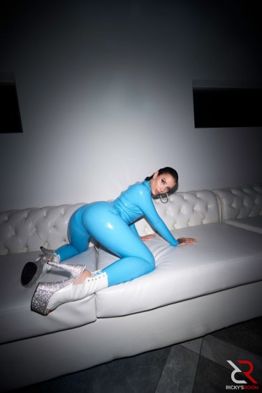 Ivy Lebelle In Latex And Lust 3