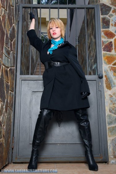 Jenny Jones Teases At The Doorway 1