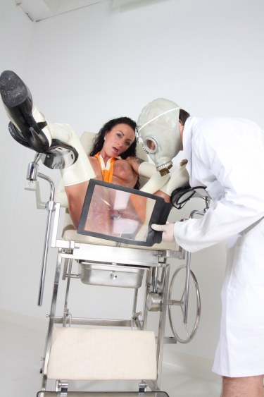 Kinky Fetish Slut Ginna At The Doctor 16