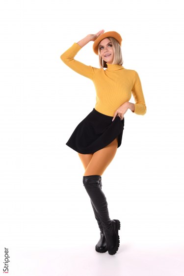 Lana Lane In French Kiss 3