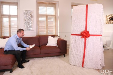 Olivia Sin In Blowjob And Pussy Fucking Gift 2