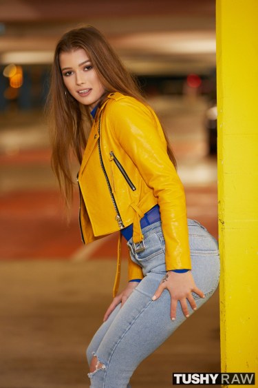 Olivia Sparkle In A Parking Garage 12