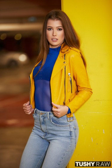 Olivia Sparkle In A Parking Garage 9