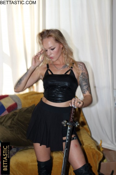 Rose Garden Nude Art Shoot 8