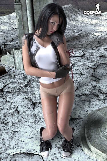 Sexy Dark Haired Cosplay Girl Mea Lee 6