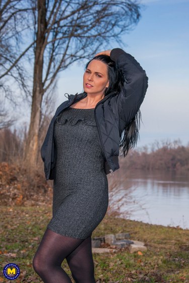 Simony Diamond Outside In Black Tights 1