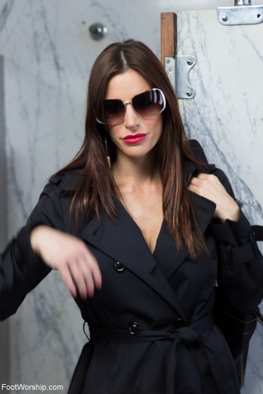 Smoking Gia Dimarco In Sunglasses 4
