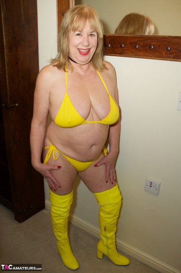 Speedy Bee In Yellow Bikini 3