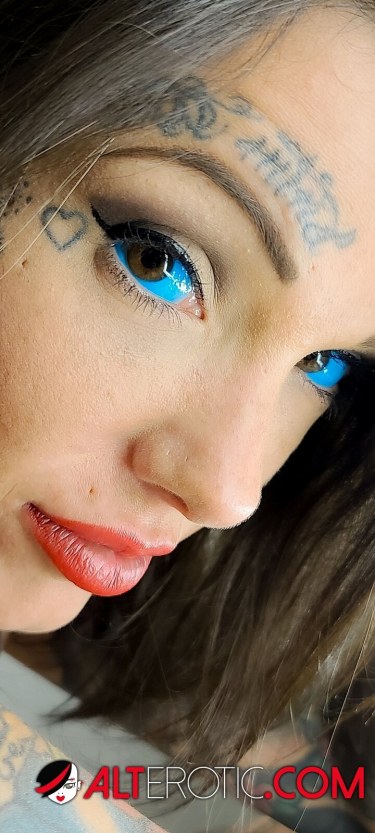 Tattooed Model Lucy Zzz Photoshoot 6