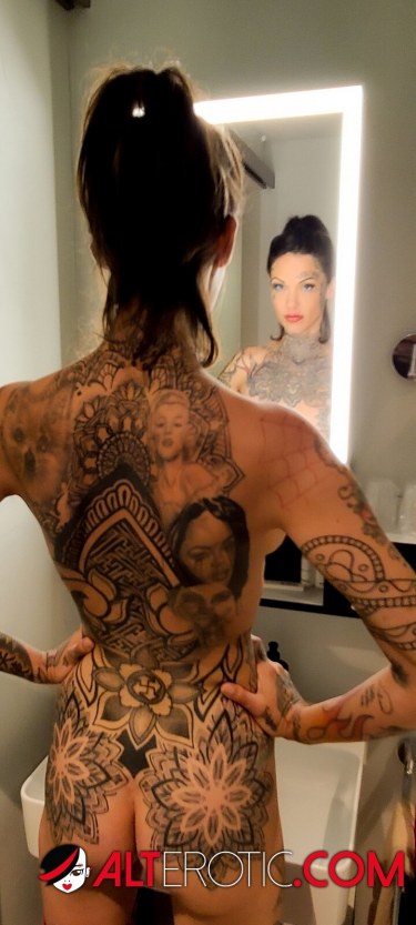 Tattooed Model Lucy Zzz Photoshoot 9