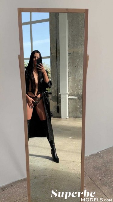 Victoria Mur In Front Of A Mirror 12