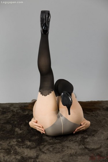 Yukari Toudou In Sexy Tights 13