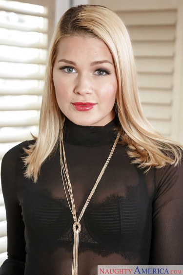 Abby Cross In Black Lingerie And Stockings 1