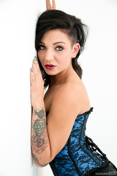 Aimee Black In Corset And Stockings 7