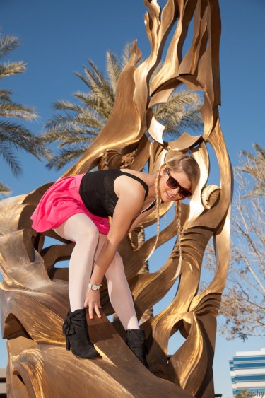 Amateur Cutie Kirsten Diatta Nude In Public 3