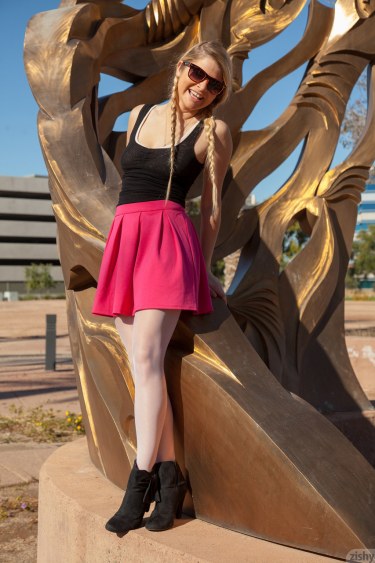 Amateur Cutie Kirsten Diatta Nude In Public 4