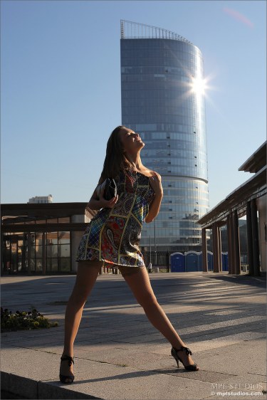 Amateur Girl Nude In Public 12