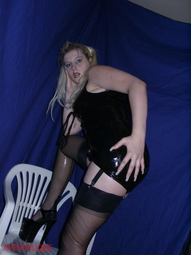 Amateur In Rubber Clothes 15