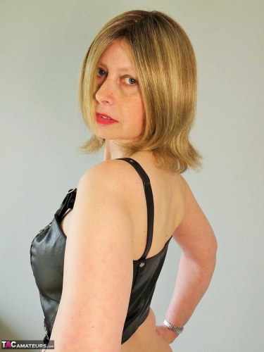 Amateur Slut Slut In Latex And Boots 19