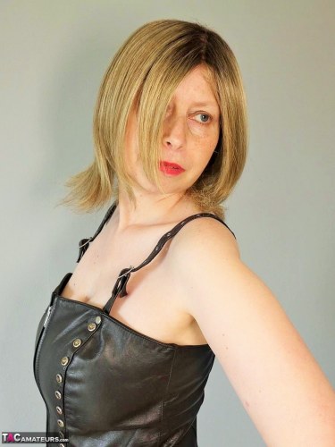 Amateur Slut Slut In Latex And Boots 20