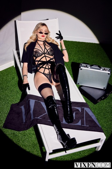 Amber Moore In Nylons And Boots 3