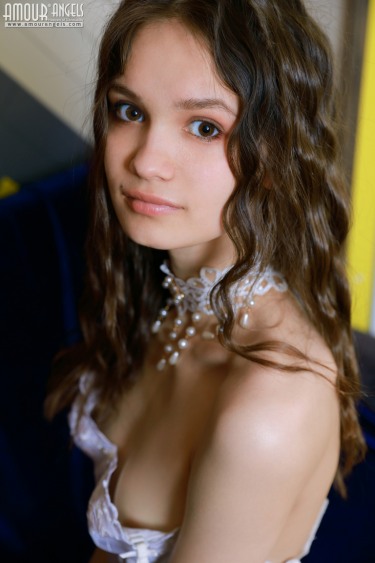 Ania In Ivory Lace 6