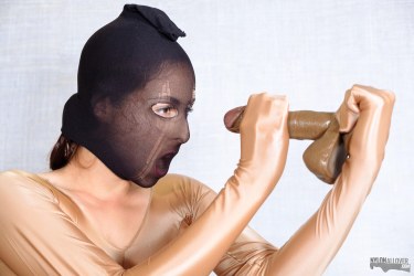 Antonia Sainz Shines In Pantyhose 13