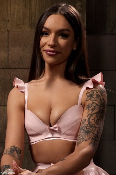 April Olsen Dominates Jj Graves 1