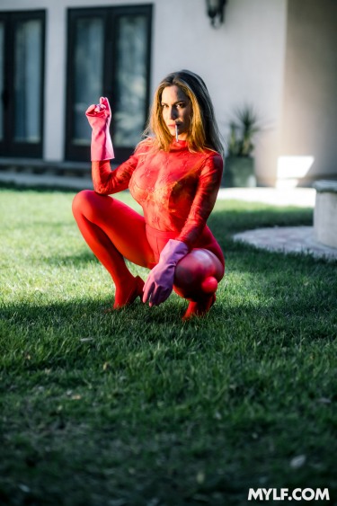 April Spotlight Your Squirting Toy Aderes Quin 9