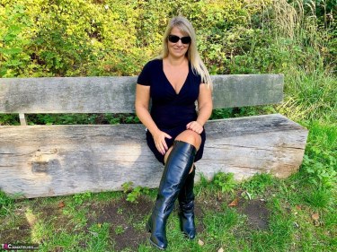 Autumn Walking With Sweet Susi 2