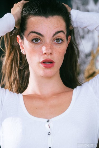 Bad Queen Rocy In Panties Over Pantyhose 2