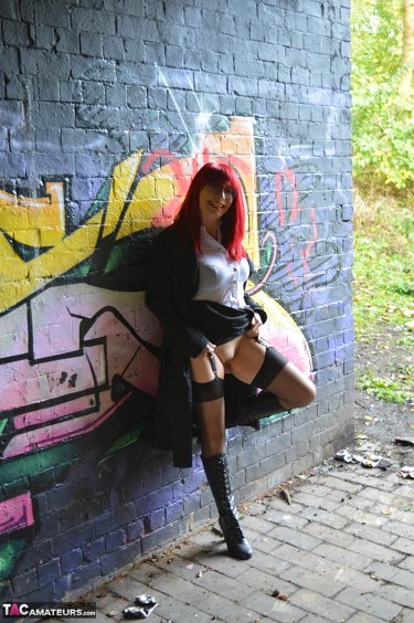 Barby Slut In Flashing In The Park 3