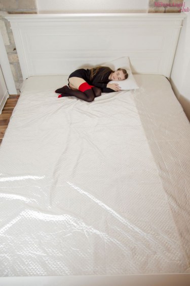 Beautiful Milena Angel Nude On Her Bed 1