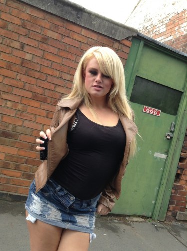 Bonnie D Pees In Public 6