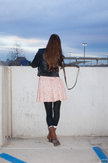 Carlee Delima Teases In Public 2