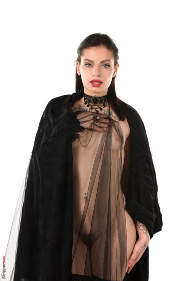 Clara Mia In The Countess 11