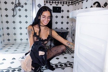 Dulce In Cleaning My Pussy 1