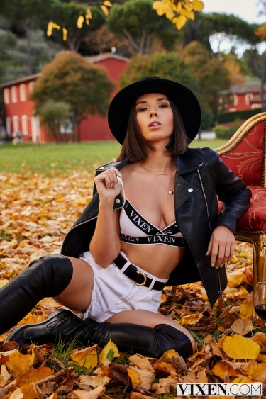 Eve Sweet In Leather Jacket And Boots 19