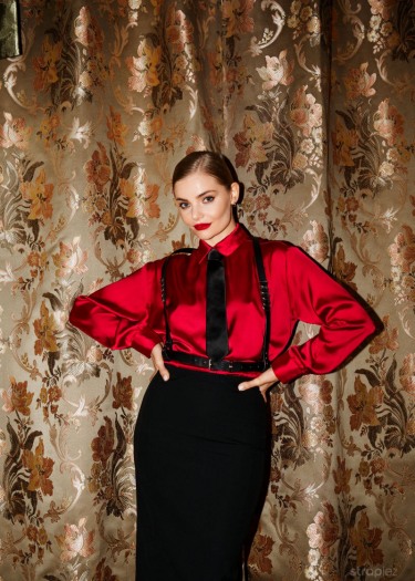 Fibi Euro In Elegant Outfit 1