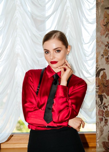 Fibi Euro In Elegant Outfit 4