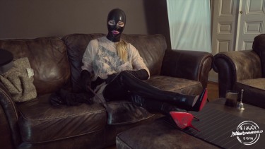 Foot Worship With Princess Venus 1